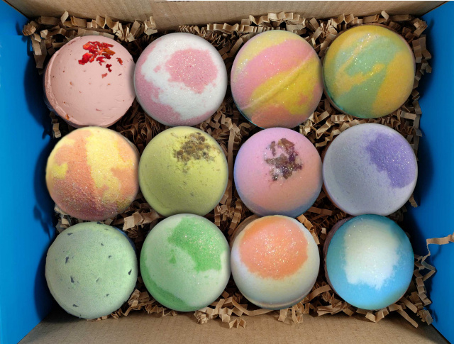 SpaGlo 12pc Bath Bomb Gift Set